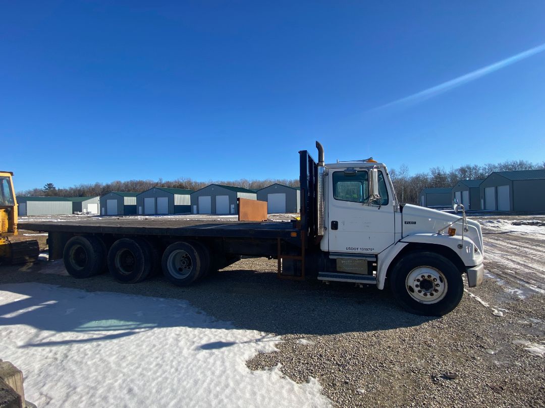 1995 FREIGHTLINER FL80 - Image 4
